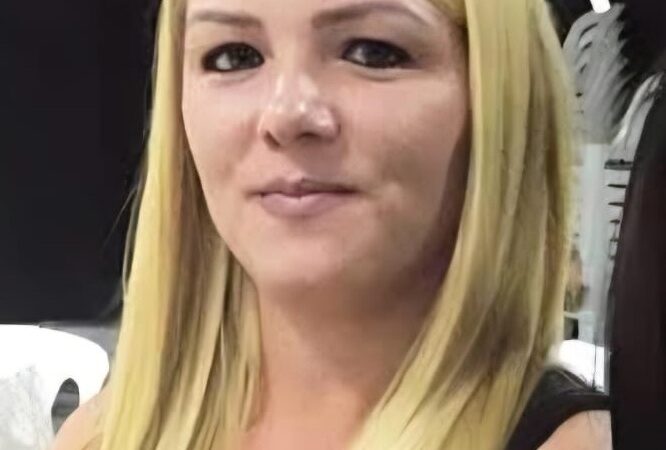 Janaina Hartmann e mais oito professoras enfrentam gestão Geny Violatto e cobram correção do piso