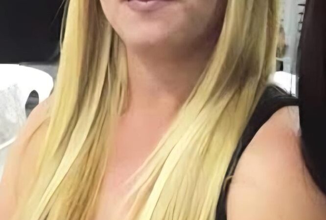 Janaina Hartmann e mais oito professoras enfrentam gestão Geny Violatto e cobram correção do piso