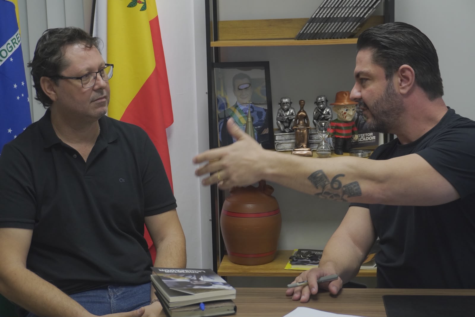 Enquanto há quem peça vingança, Joilson e Flávio Mantovani defendem justiça e proteção animal