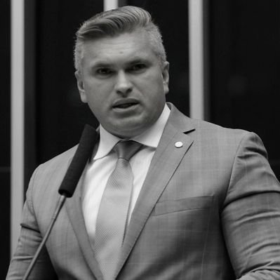 Julian Lemos, ex-coordenador de Bolsonaro no Nordeste, detona ex-presidente nas redes sociais