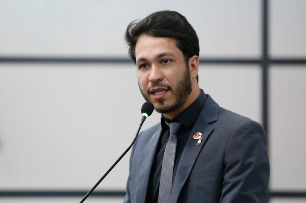 Vereador Lemuel do Salvando Vidas (PDT) é condenado por maus-tratos de animais e captação irregular de recursos