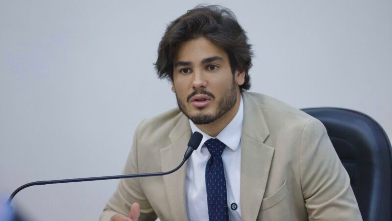 Luiz Neto deve suspender votação de projeto que regulamenta transporte por aplicativo em Maringá