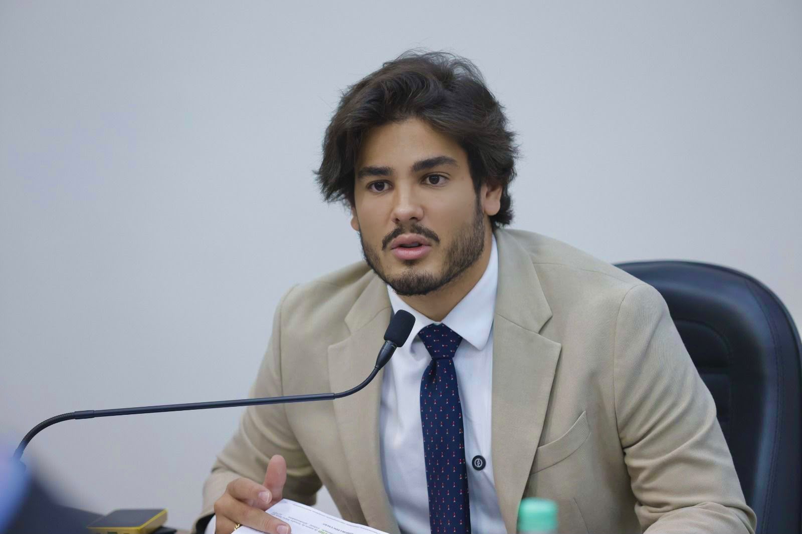 Luiz Neto deve suspender votação de projeto que regulamenta transporte por aplicativo em Maringá