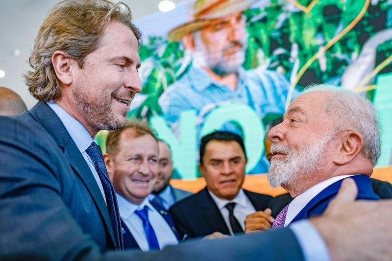 Lula autoriza R$ 12 bilhões para 100 mil produtores renegociar dívidas, diz Zeca Dirceu