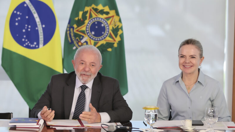 Lula e Gleisi anunciam R$ 61 milhões para urbanização de favelas no Paraná