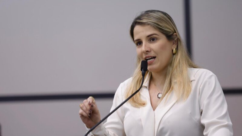 Vereadora Majô avança na modernização do licenciamento em Maringá com projeto que acelera alvarás, desburocratiza e impulsiona quem empreende