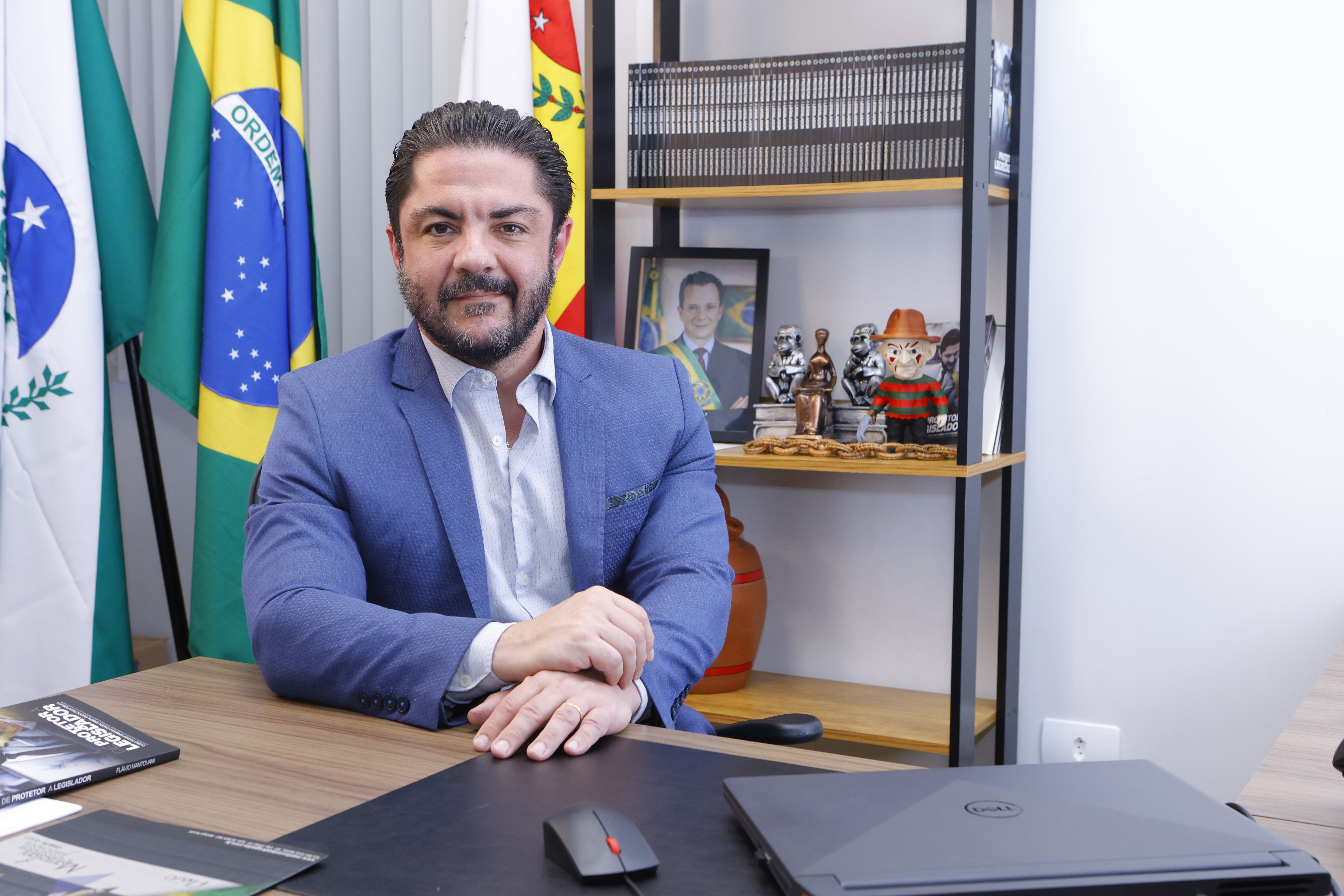 Lei de Flávio Mantovani quer acabar com fios soltos e proteger vidas em Maringá