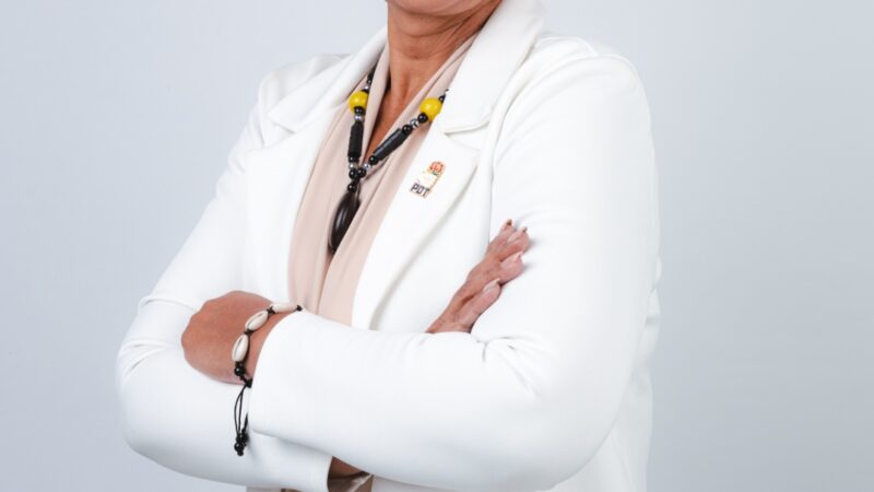 A exoneração de um cargo de confiança não configura, por si só, um ato de desrespeito à cor, ao credo ou à trajetória de quem o ocupava