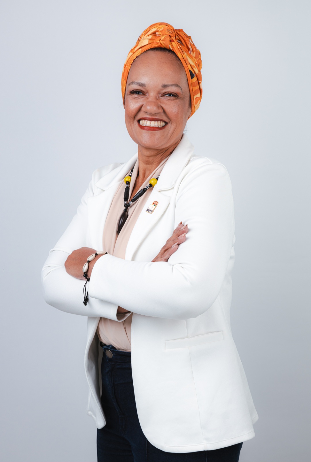 A exoneração de um cargo de confiança não configura, por si só, um ato de desrespeito à cor, ao credo ou à trajetória de quem o ocupava