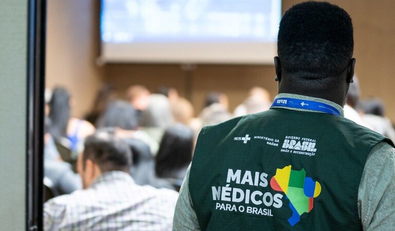 Paraná recebe 161 novos profissionais do Mais Médicos para reforçar o atendimento em áreas vulneráveis e territórios indígenas