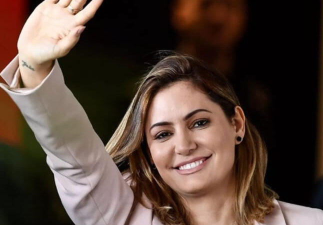 “Michelle é de baixíssimo nível”, dispara Joice Hasselmann