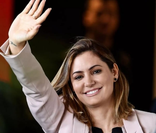 “Michelle é de baixíssimo nível”, dispara Joice Hasselmann