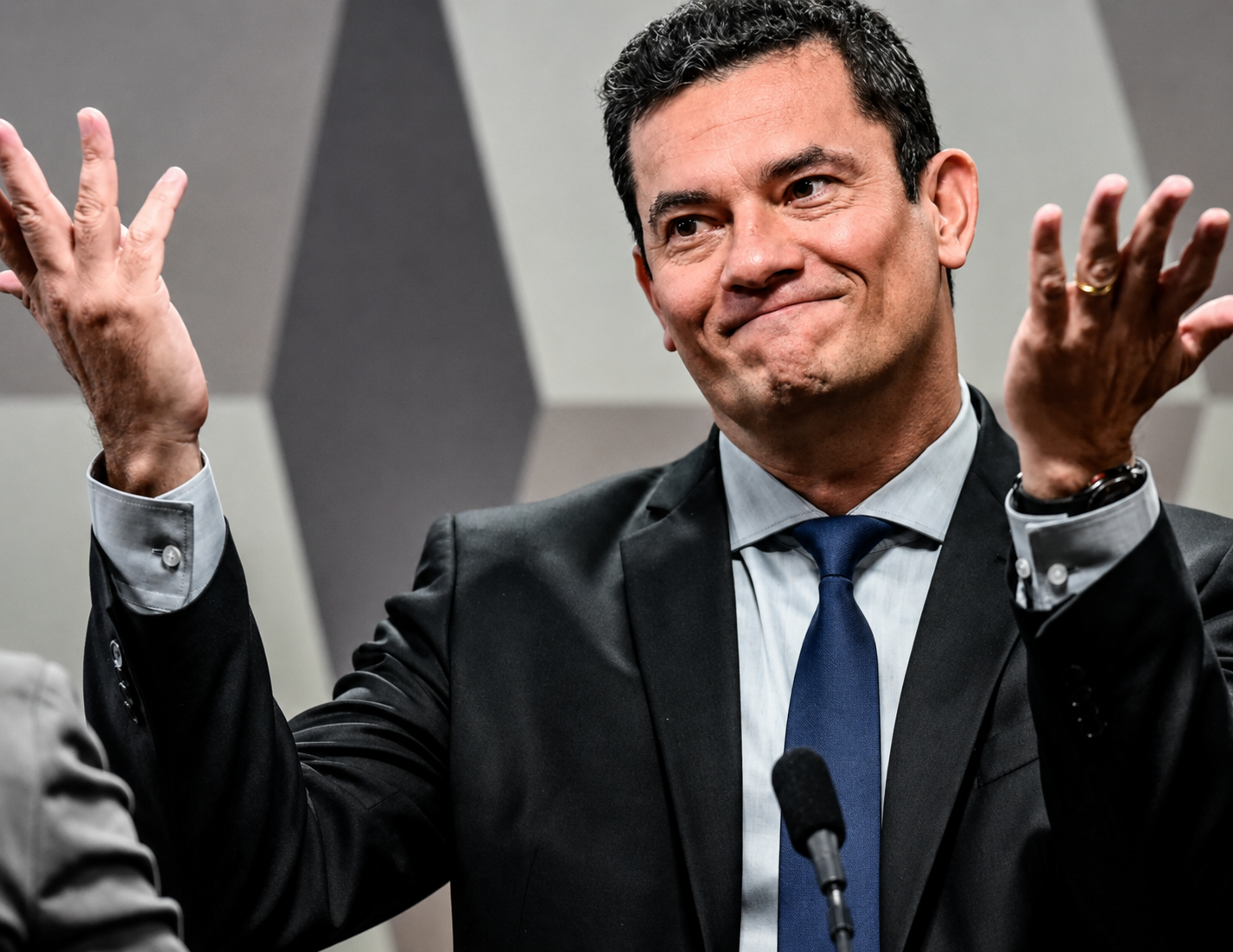 Moro diz que trabalha; Zeca responde: “Não produziu nada como senador”