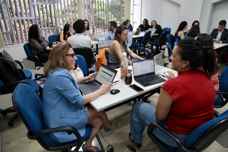 Cresce a participação de mulheres na Administração Pública Federal