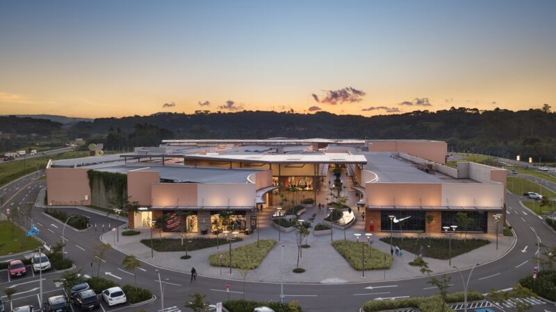 City Center Outlet Premium promove grande Arraiá Julino com comidas típicas, brincadeiras e touro mecânico