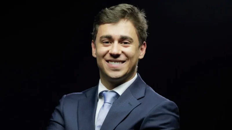 Entre o discurso e a prática: Nikolas Ferreira torra o equivalente a 1.600 botijões de gás em locação de veículos