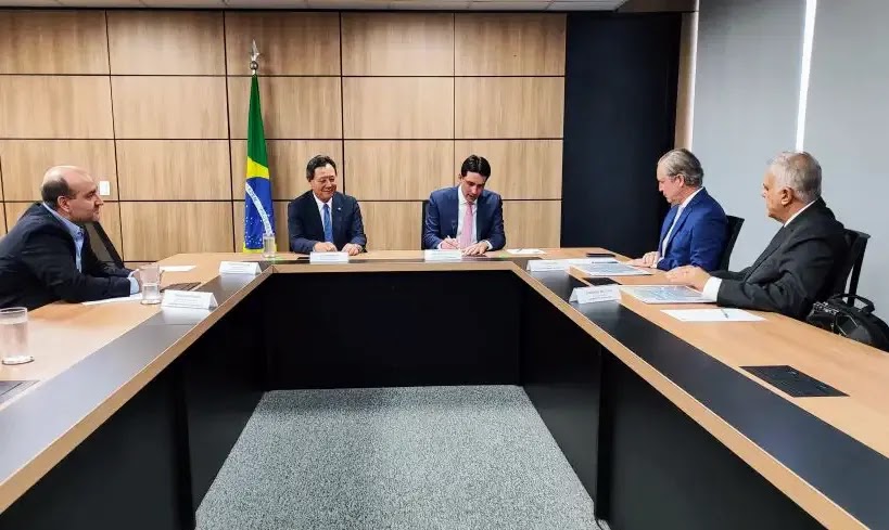 Nishimori acompanha prefeito Ulisses Maia em visitas a ministérios em Brasília