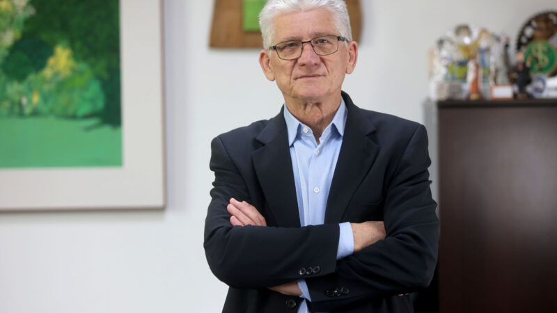 Jacovós quer convocar Ortigara para explicar atraso de recursos prometidos a prefeitos do Paraná