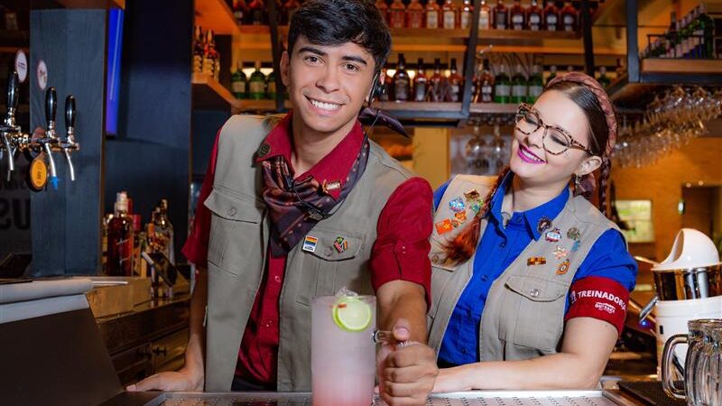 Outback oferece 86 vagas de emprego para unidade no Shopping Palladium, em Curitiba