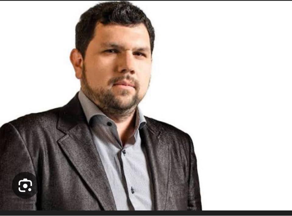 “Heleninha” é citada como suposta namorada do apresentador Ratinho em vídeo de blogueiro bolsonarista