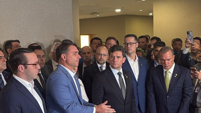 O recado de Flávio Bolsonaro para o Paraná: Moro é o nome para o Palácio Iguaçu