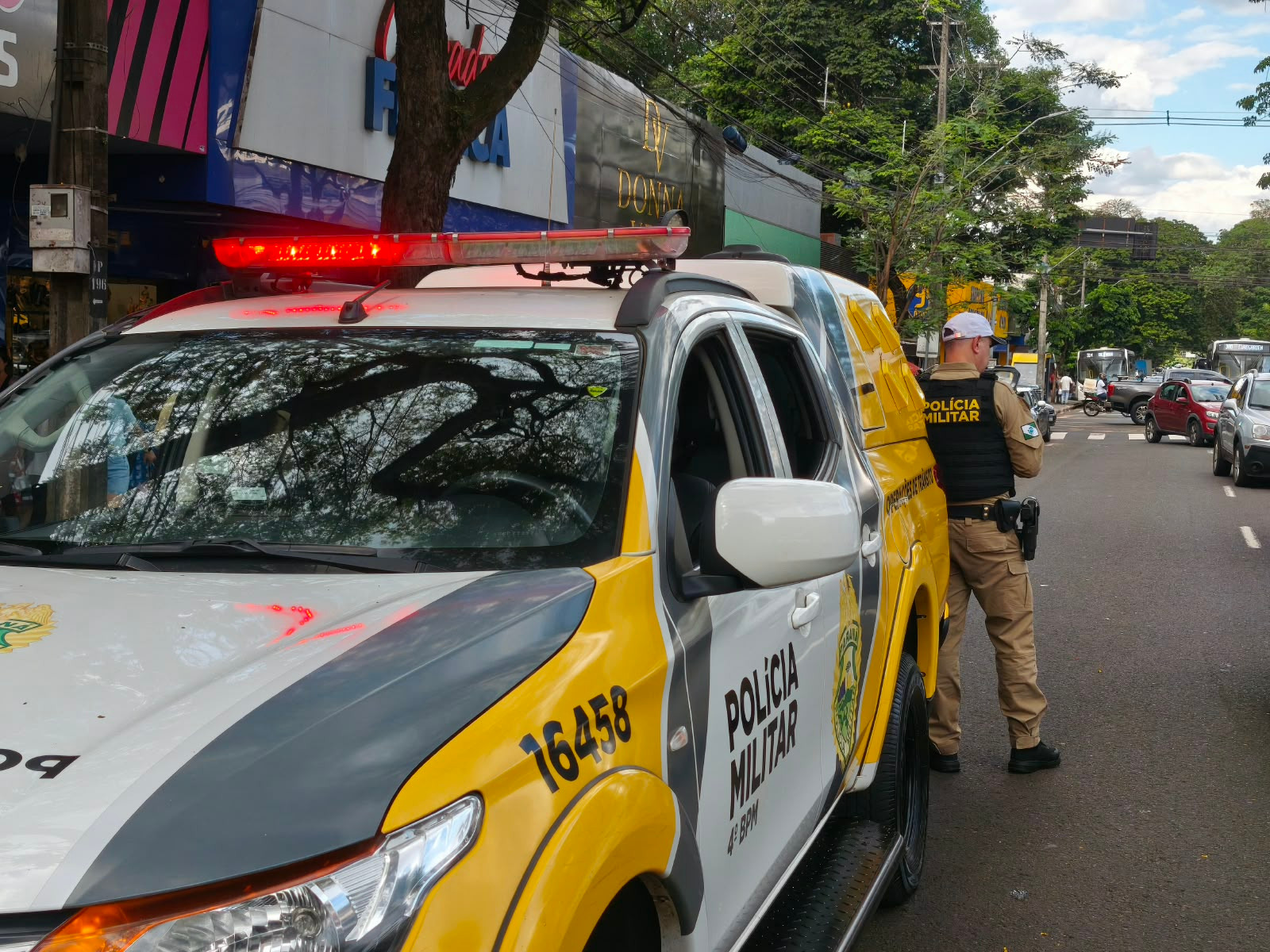 Checagem da PM revela mandado de prisão contra motorista abordado