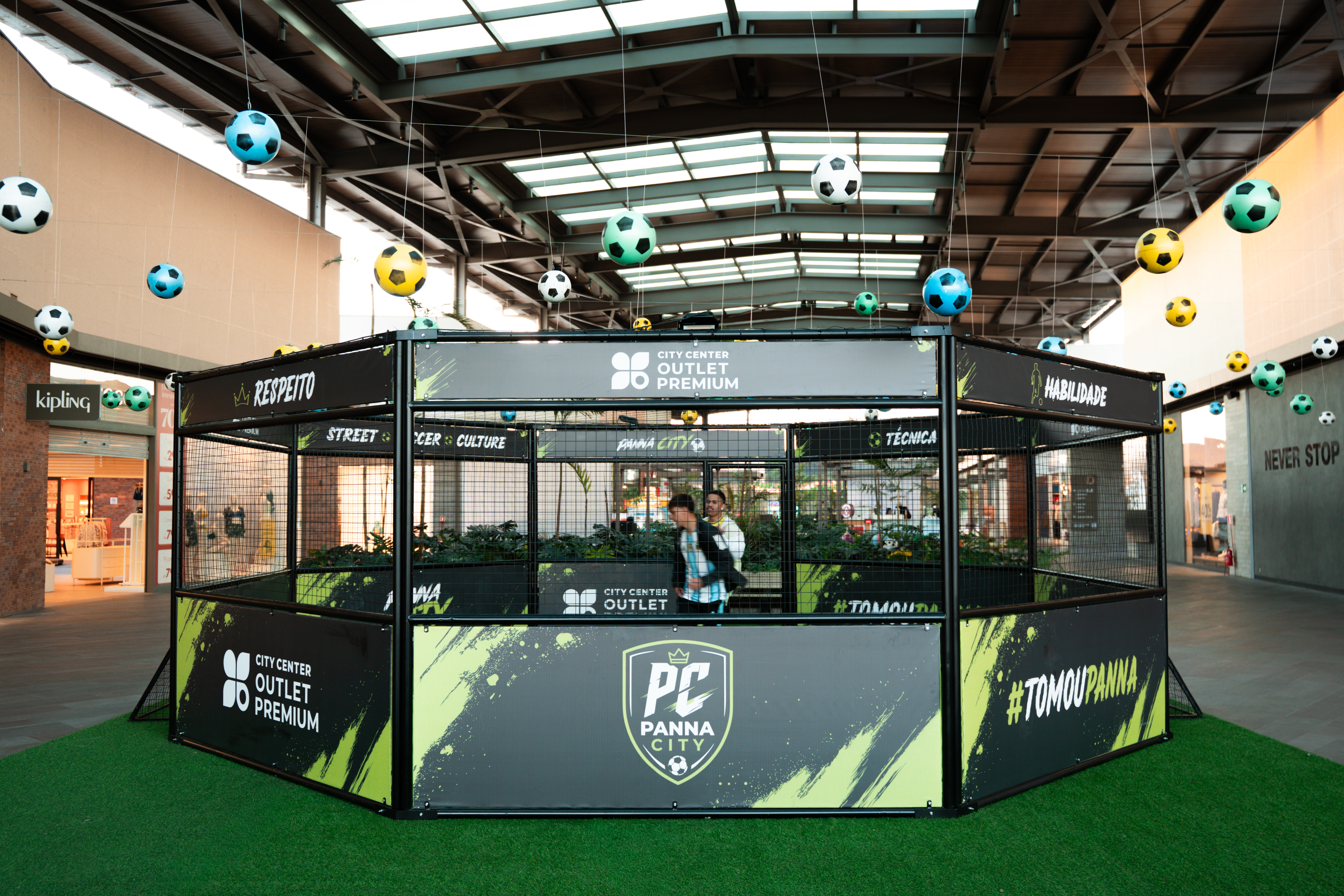 A arte do drible e futebol freestyle agitam as férias de julho no City Center Outlet Premium