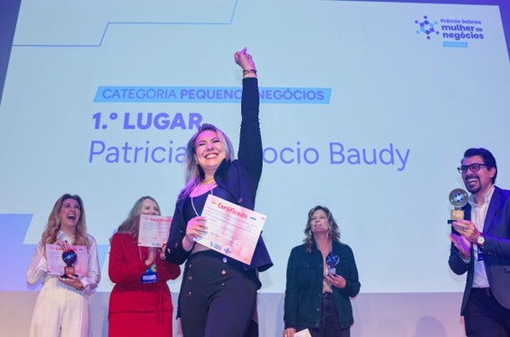 Empresária de Curitiba conquista prêmio por transformar vidas com semijoias