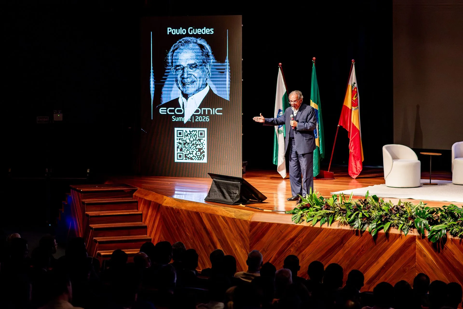 Paulo Guedes palestrou em Maringá antes de reportagem revelar sua atuação na OnilX, acusada por investidores de dar calotes