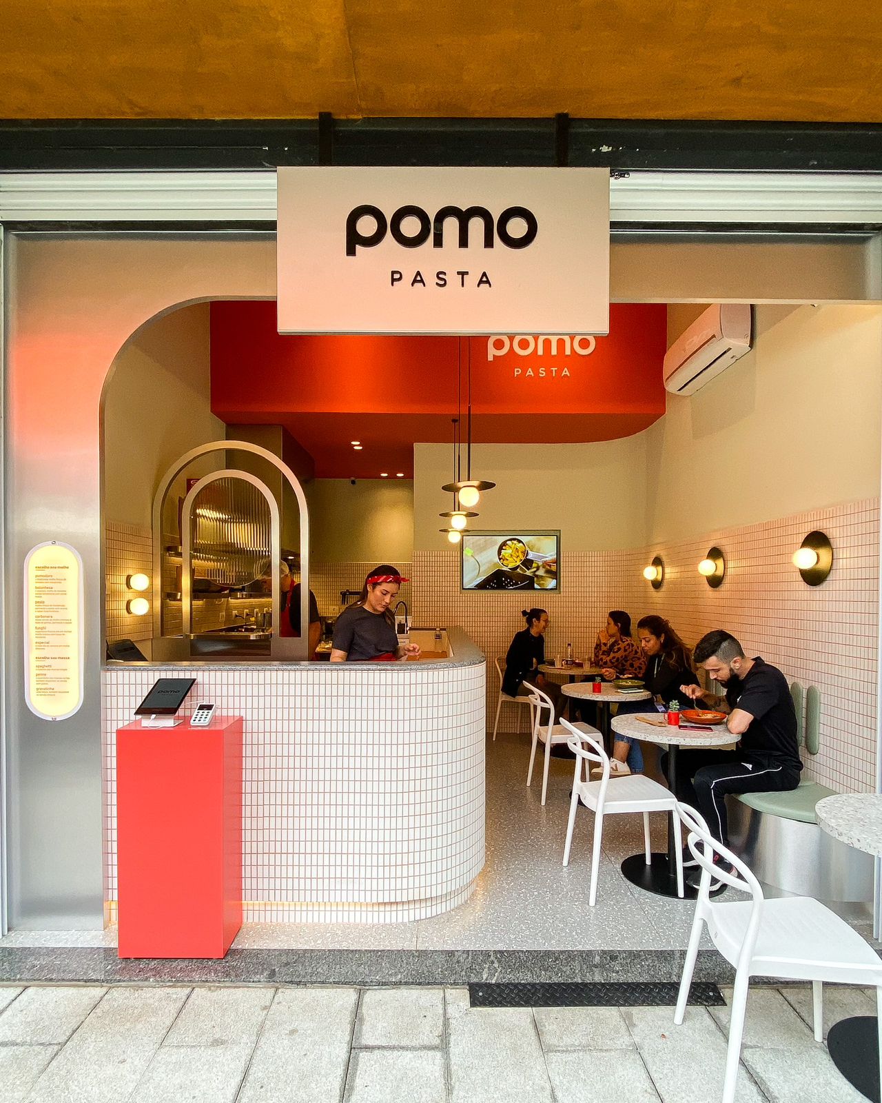 Restaurante Pomo Pasta comemora um ano em Maringá