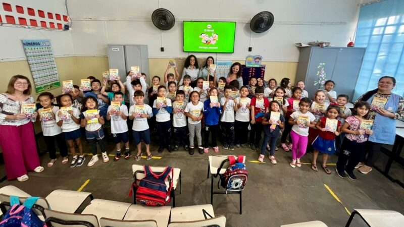 Programa Finanças na Mochila leva educação financeira para estudantes em todo o Brasil