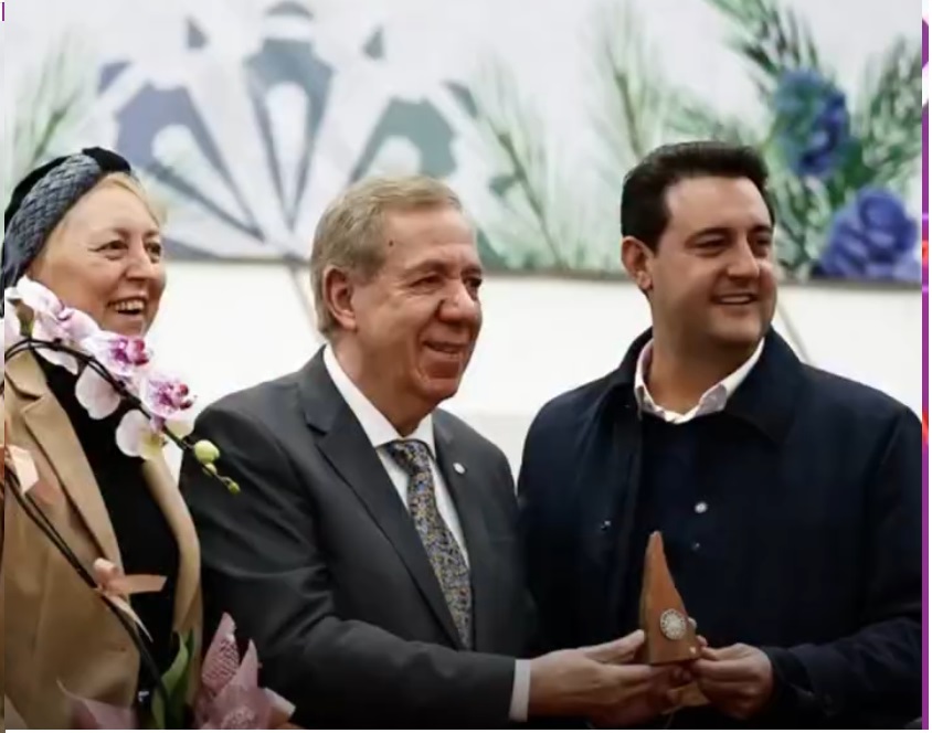 Ratinho Junior no púlpito: agradecimento à Assembleia de Deus ou política em ano eleitoral?