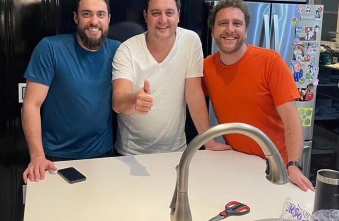 Depois do episódio passado, CNH dos irmãos de Ratinho Junior foi obtida regularmente?