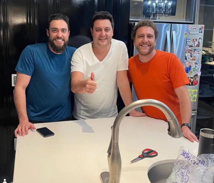 Depois do episódio passado, CNH dos irmãos de Ratinho Junior foi obtida regularmente?