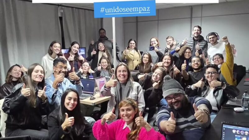 A mesma comunicação? O limite entre a máquina de mídia do  governo Ratinho e a campanha de Sandro Alex