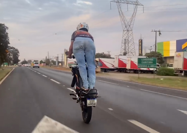 Vidas em perigo: A imprudência de motociclistas nas ruas de Maringá