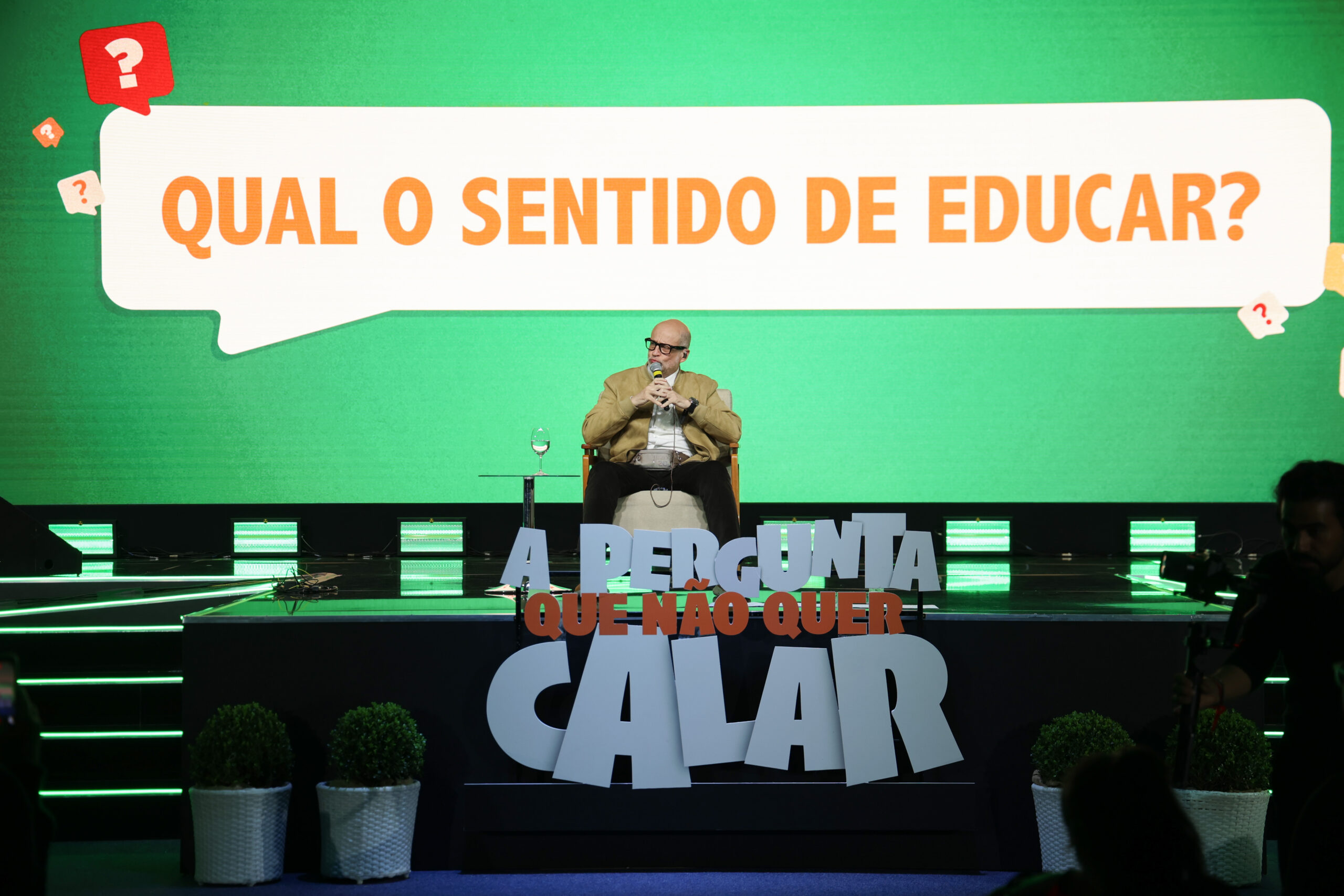 “A pergunta que não quer calar”: qual é o papel da escola na era da inteligência artificial?