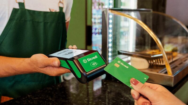 Sicredi participa da Feira do Empreendedor Sebrae 2025 e reforça apoio aos pequenos negócios