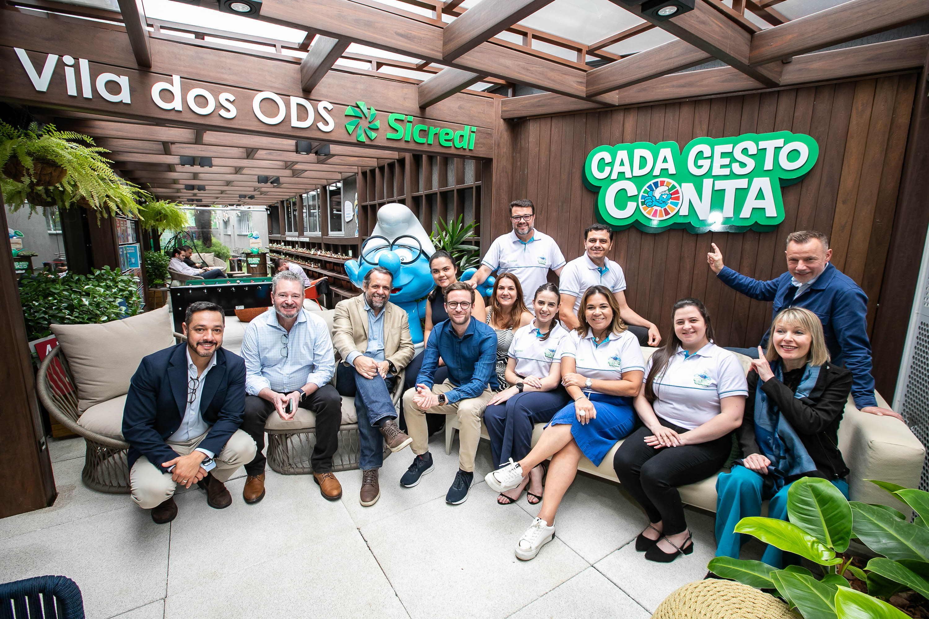 Comitiva dos Smurfs visita Central Sicredi PR/SP/RJ