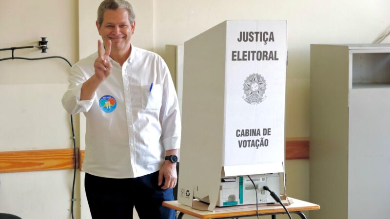 Confiante e agradecido”, diz Silvio Barros, após votar em Maringá