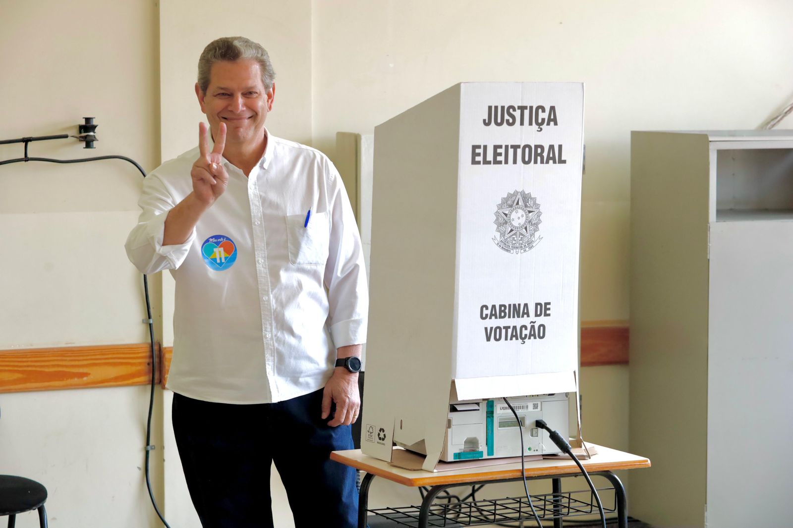 Confiante e agradecido”, diz Silvio Barros, após votar em Maringá