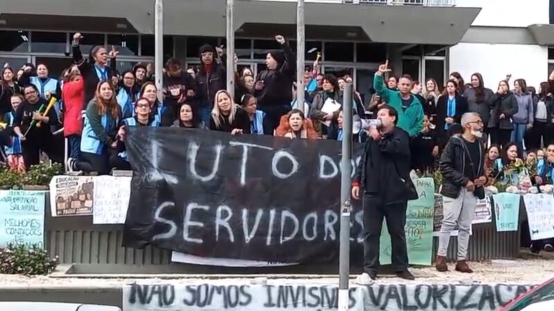 Greve explode em Almirante Tamandaré após servidores denunciarem falta de diálogo