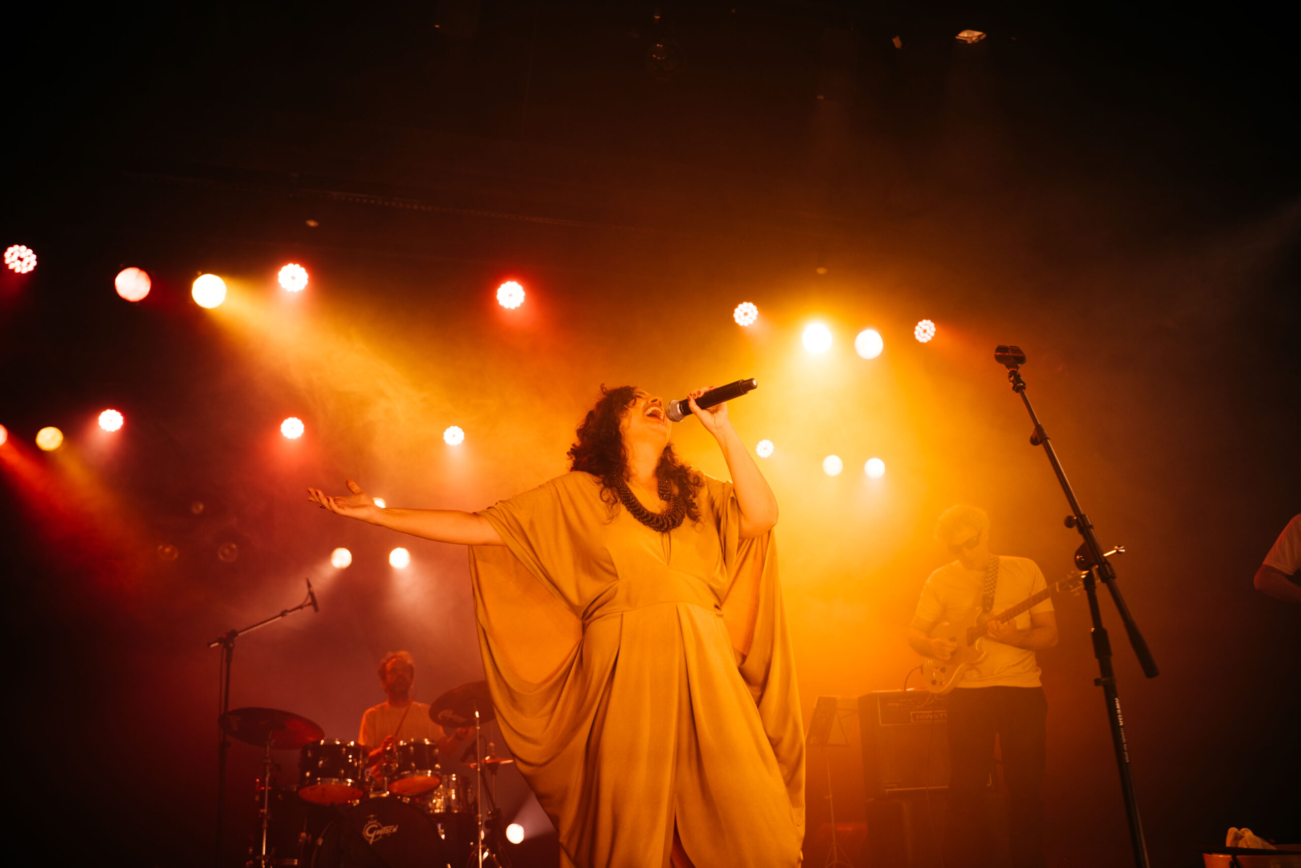 Thayana Barbosa apresenta show gratuito ‘Toda Pele’ em Maringá