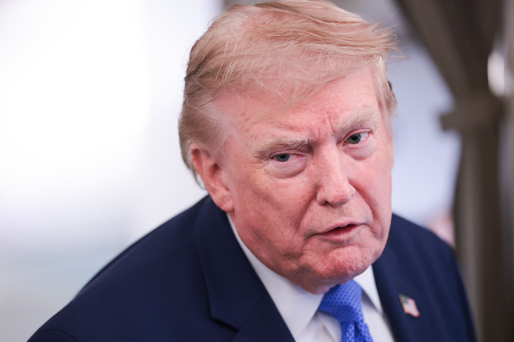 Trump elogia apuração brasileira e chama sistema eleitoral dos EUA de “corrupto”