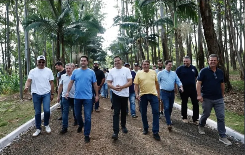 Governador fortalecido na fazenda, povo esquecido na cidade: que prefeitos são esses?