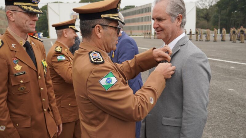 Ulisses Maia é homenageado com a mais alta honraria da Polícia Militar do Paraná