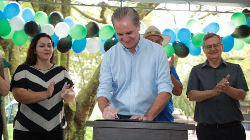 Prefeito Ulisses Maia assina ordem de serviço para obras de recuperação do nível do lago do Parque do Ingá