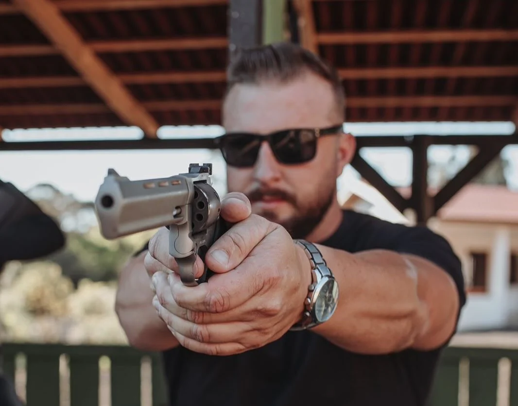 Quando a arma em casa vira sentença: a tragédia que desmonta o mito da segurança armada