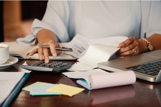 Especialista ensina como usar bem o 13º salário