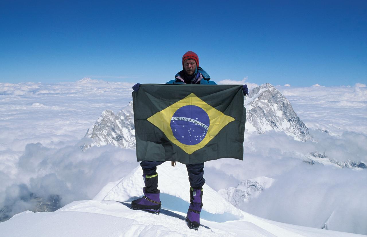 Waldemar Niclevicz comemora 30º aniversário da conquista do Everest 